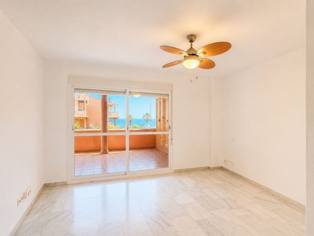 3 Bedrooms Apartment in Estepona