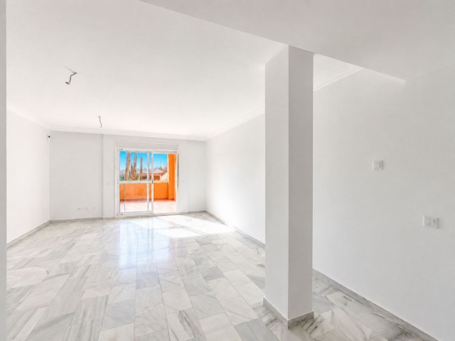 3 Bedrooms Apartment in Estepona