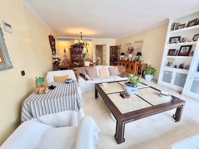 3 Bedrooms Townhouse in Estepona