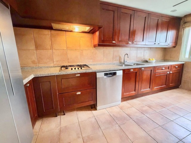 3 Bedrooms Townhouse in Estepona