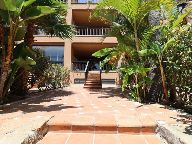 4 Schlafzimmer Apartment in San Pedro de Alcántara