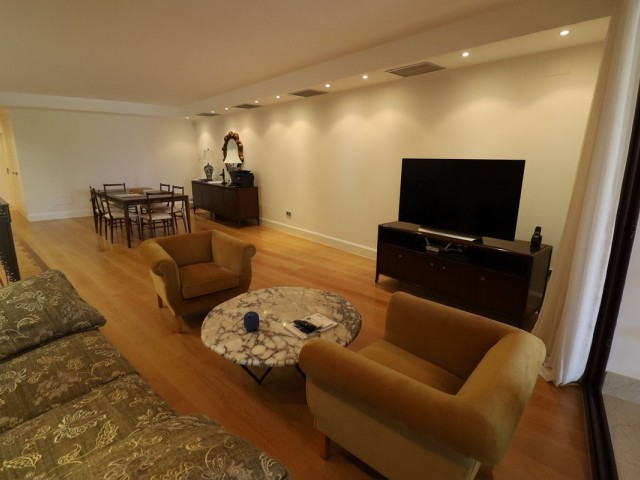 4 Schlafzimmer Apartment in San Pedro de Alcántara