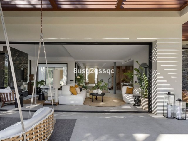 6 Bedrooms Villa in Marbella