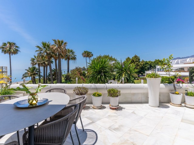 2 Bedrooms Apartment in Estepona