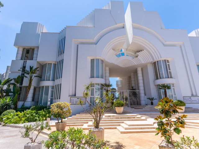 2 Bedrooms Apartment in Estepona