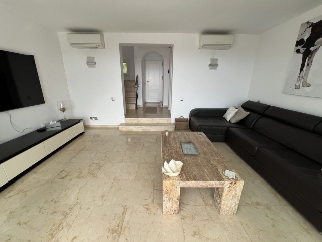 2 Slaapkamer Rijtjeshuis in Costalita