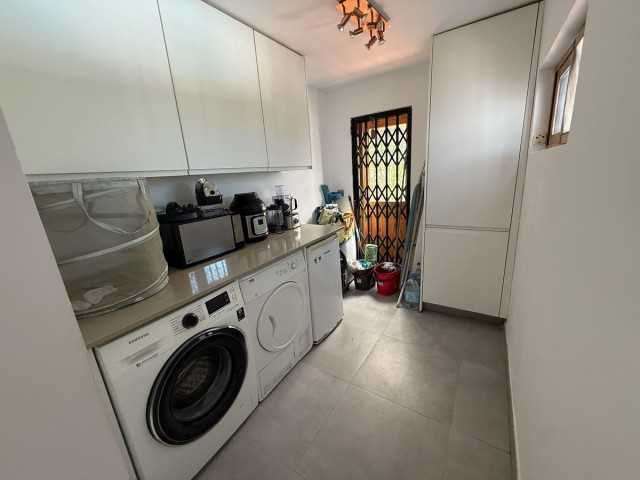 2 Bedrooms Villa in Estepona