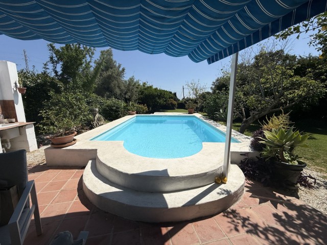 2 Bedrooms Villa in Estepona