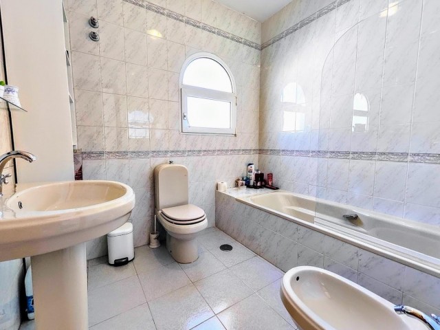 4 Bedrooms Villa in Benalmadena Costa