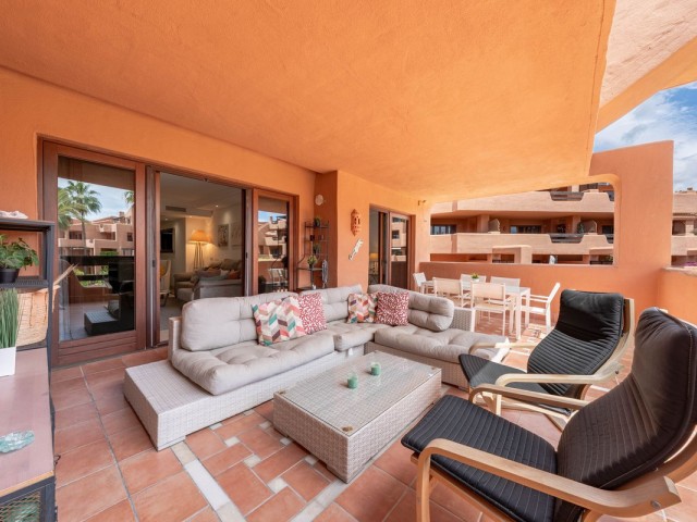 2 Bedrooms Apartment in Estepona