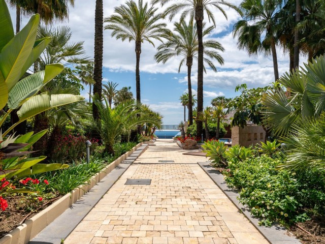 2 Bedrooms Apartment in Estepona