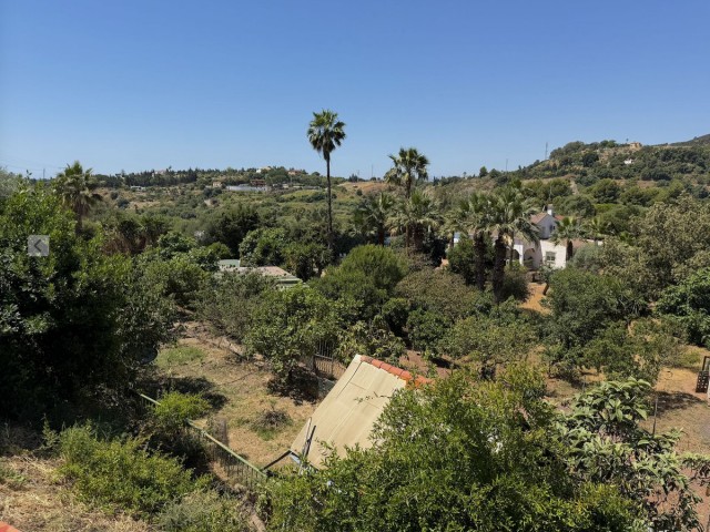 6 Bedrooms Villa in Estepona