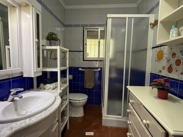 6 Bedrooms Villa in Estepona
