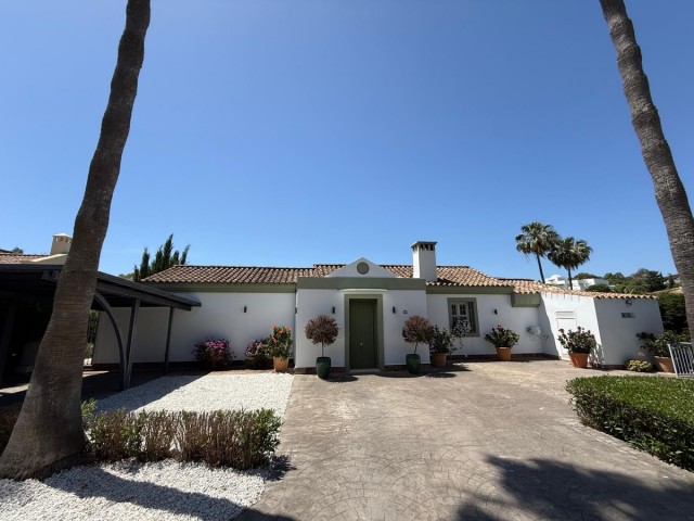 4 Makuuhuoneen Huvila Sotogrande Alto