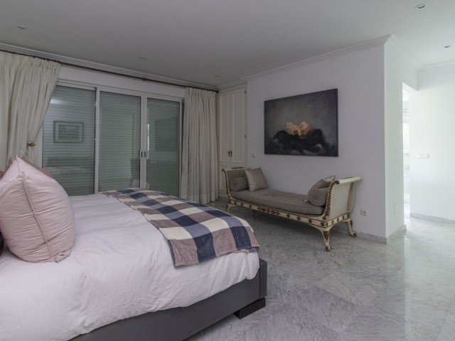 5 Bedrooms Villa in Los Monteros