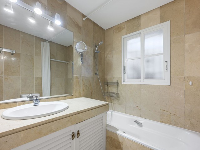 3 Bedrooms Townhouse in Estepona