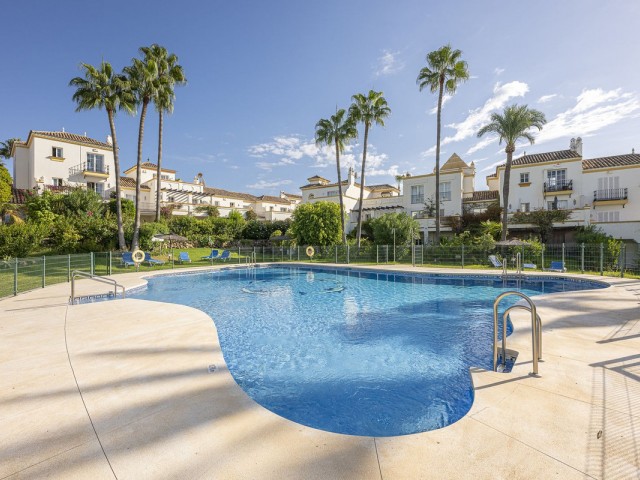 3 Bedrooms Townhouse in Estepona
