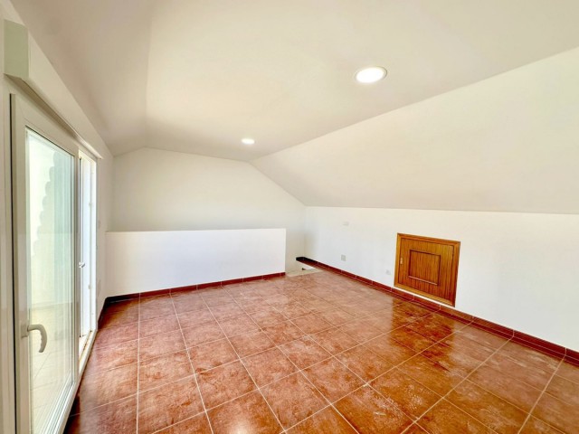 4 Schlafzimmer Reihenhaus in Los Boliches