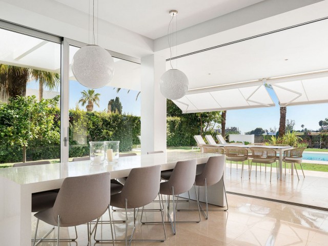4 Bedrooms Villa in Río Real