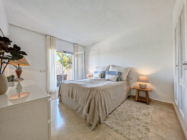 2 Bedrooms Apartment in Benahavís