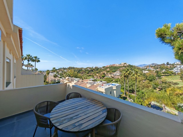 2 Bedrooms Apartment in Benahavís