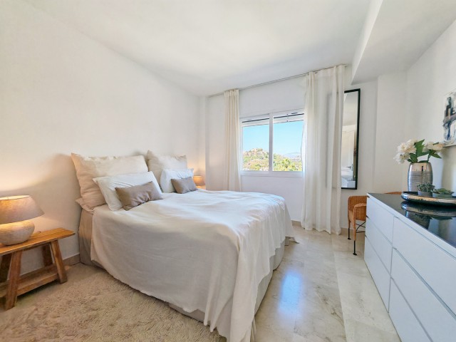 2 Bedrooms Apartment in Benahavís