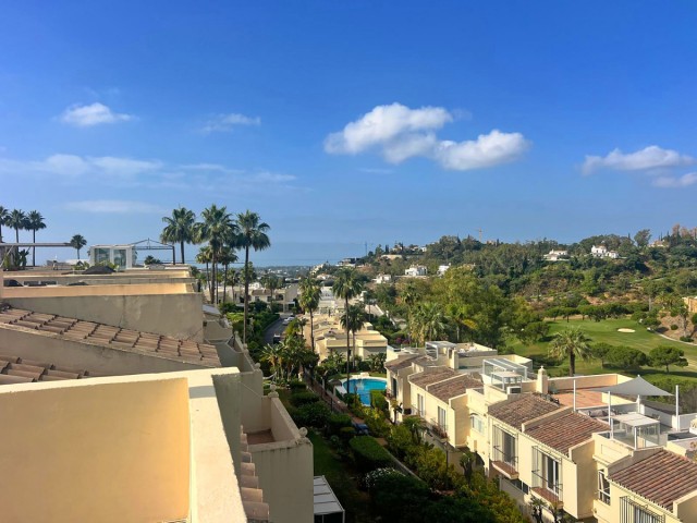 2 Bedrooms Apartment in Benahavís