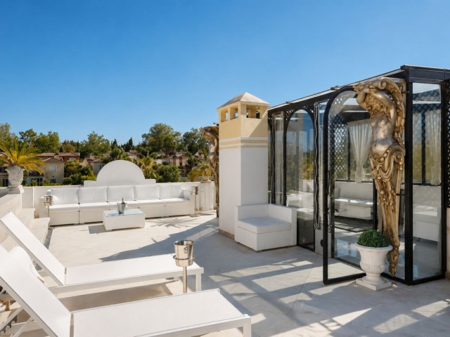 2 Bedrooms Apartment in Guadalmina Alta
