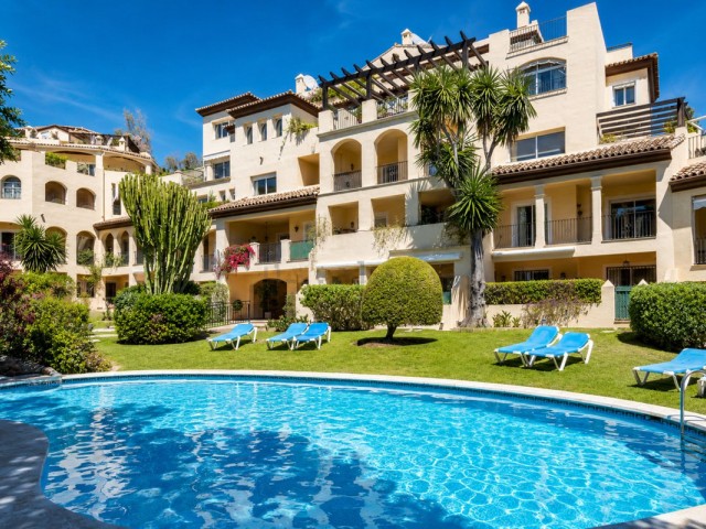2 Bedrooms Apartment in Guadalmina Alta