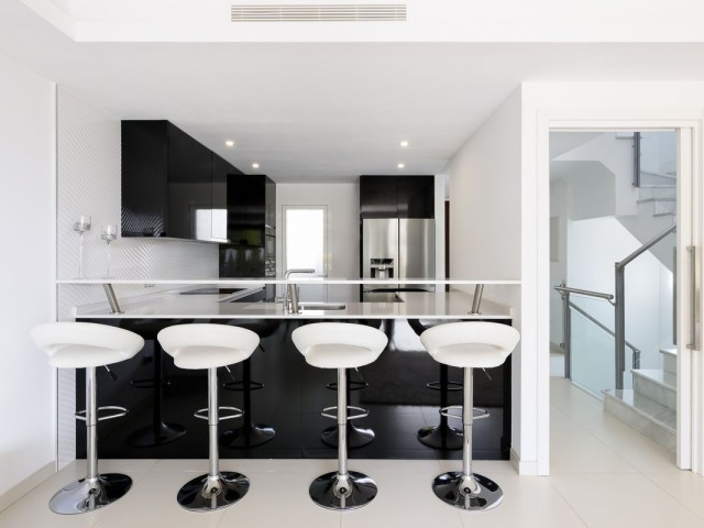 3 Bedrooms Townhouse in The Golden Mile