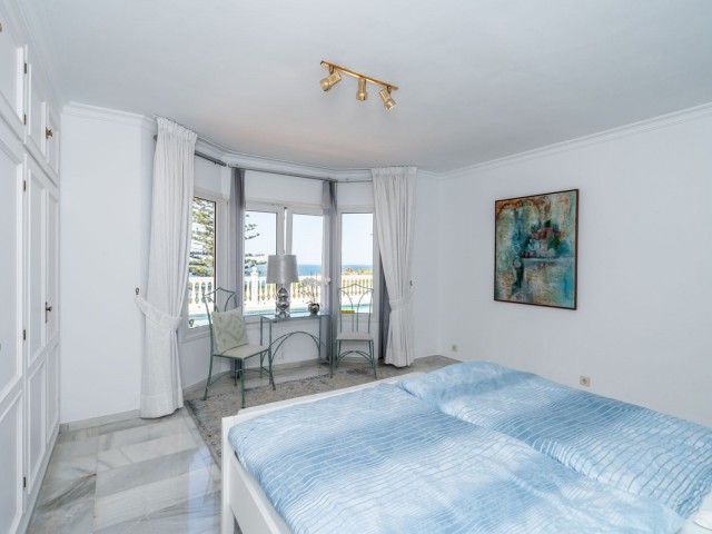 4 Bedrooms Villa in El Chaparral