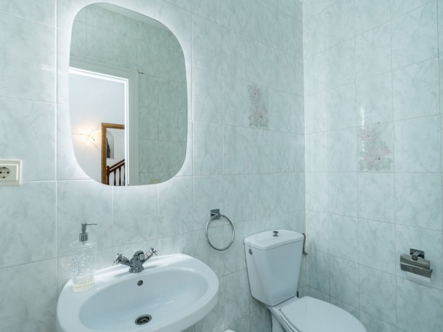 4 Bedrooms Villa in El Chaparral