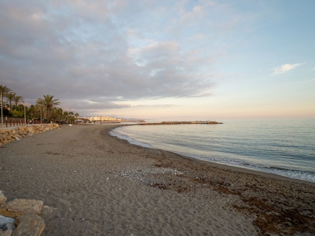 Apartamento con 2 Dormitorios  en Puerto Banús