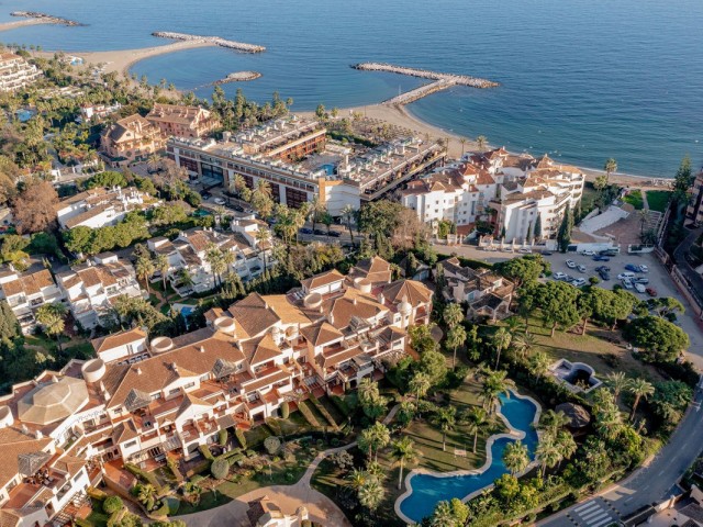 Apartamento con 2 Dormitorios  en Puerto Banús