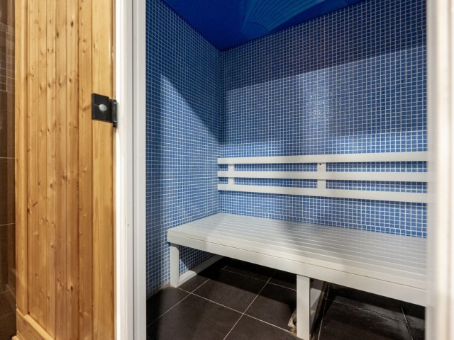 Apartamento con 2 Dormitorios  en Puerto Banús