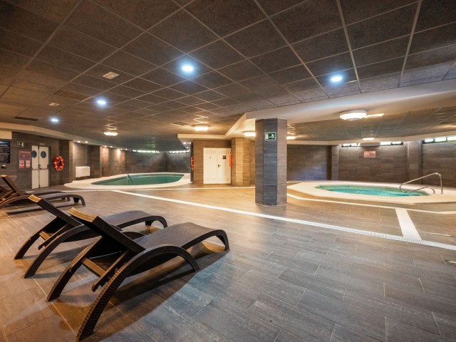 Apartamento con 2 Dormitorios  en Puerto Banús