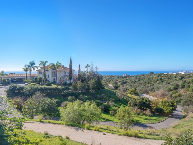 Villa, Altos de los Monteros