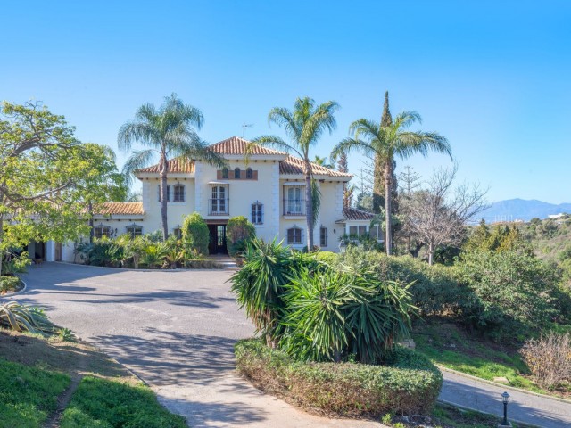 8 Schlafzimmer Villa in Altos de los Monteros