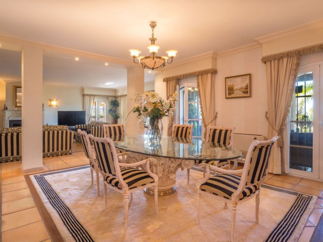 8 Schlafzimmer Villa in Altos de los Monteros