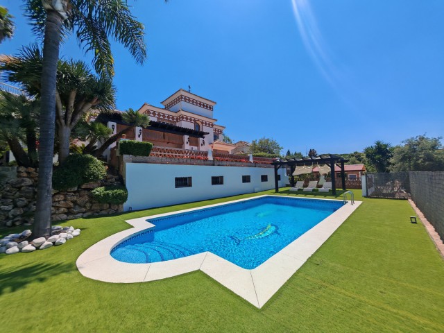 4 Schlafzimmer Villa in Elviria