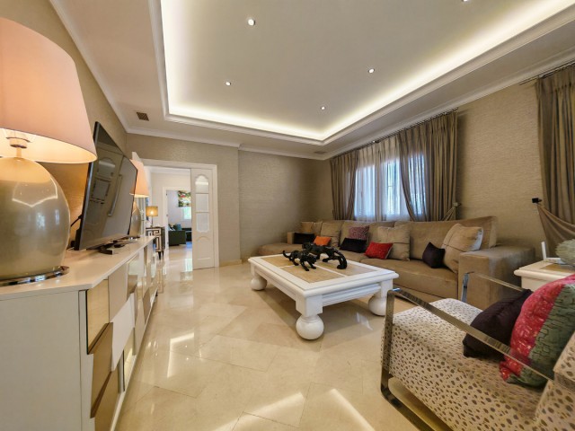4 Schlafzimmer Villa in Elviria