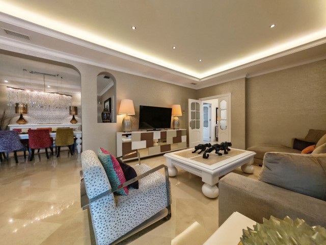 4 Schlafzimmer Villa in Elviria