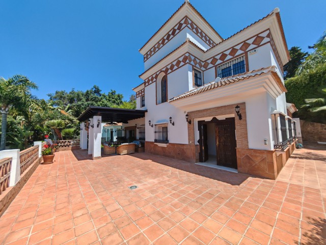 4 Schlafzimmer Villa in Elviria