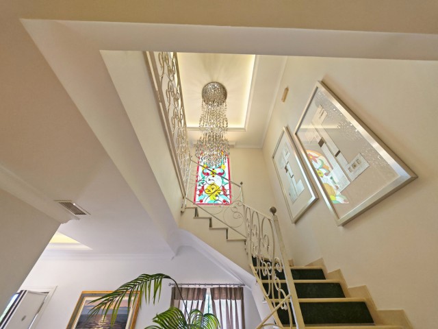 4 Schlafzimmer Villa in Elviria