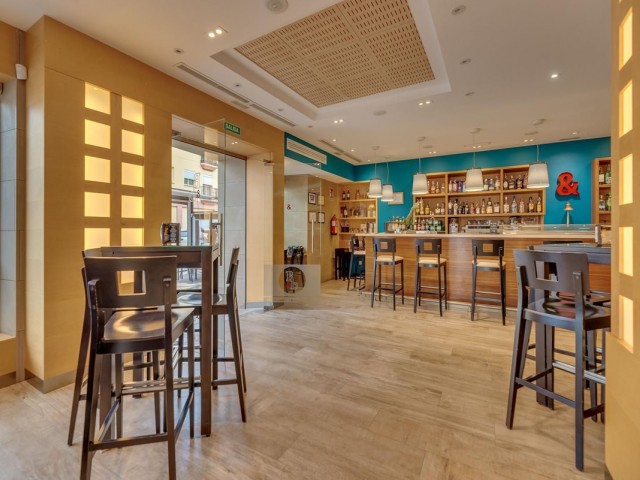 Comercial con 0 Dormitorios  en Mijas