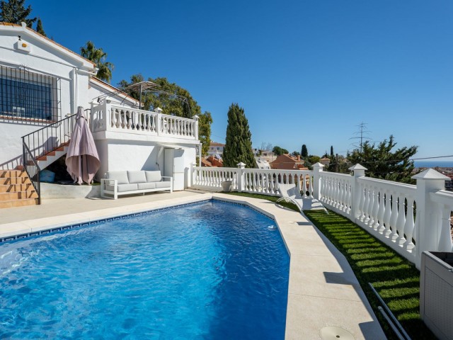 4 Schlafzimmer Villa in Fuengirola