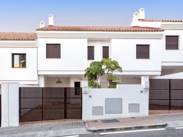 4 Schlafzimmer Reihenhaus in Mijas Costa