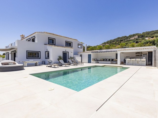 Villa, Casares