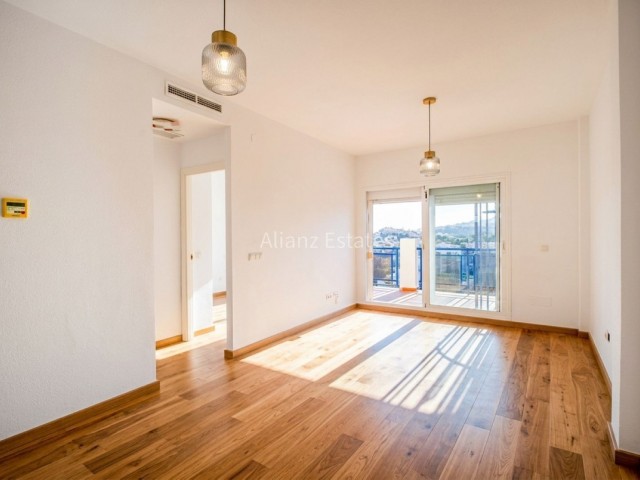 Penthouse avec 2 Chambres  à Torrequebrada