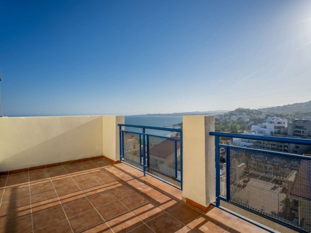Penthouse avec 2 Chambres  à Torrequebrada